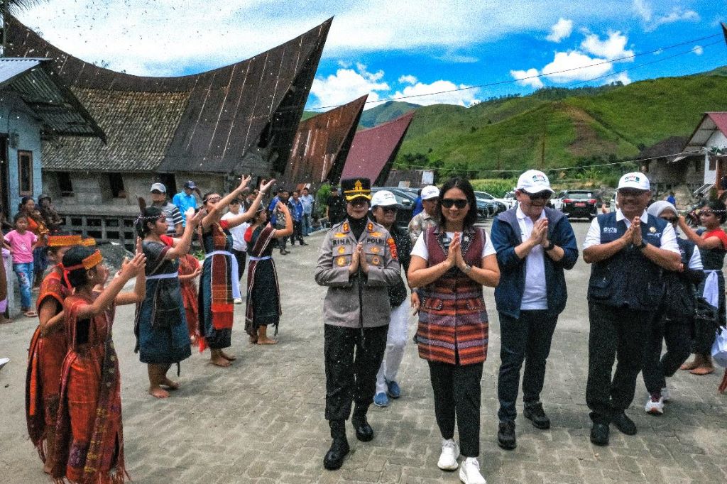 Kolaborasi yang baik itu berhasil mengantarkan Desa Wisata Hariara Pohan meraih Juara 2 ADWI tahun 2023 Kategori Homestay.