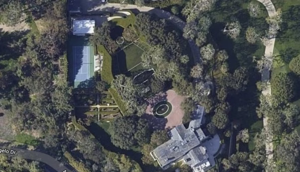 Lauren Sanchez Pamer Ruang Menulis di Kediaman Mewahnya Bersama Jeff Bezos