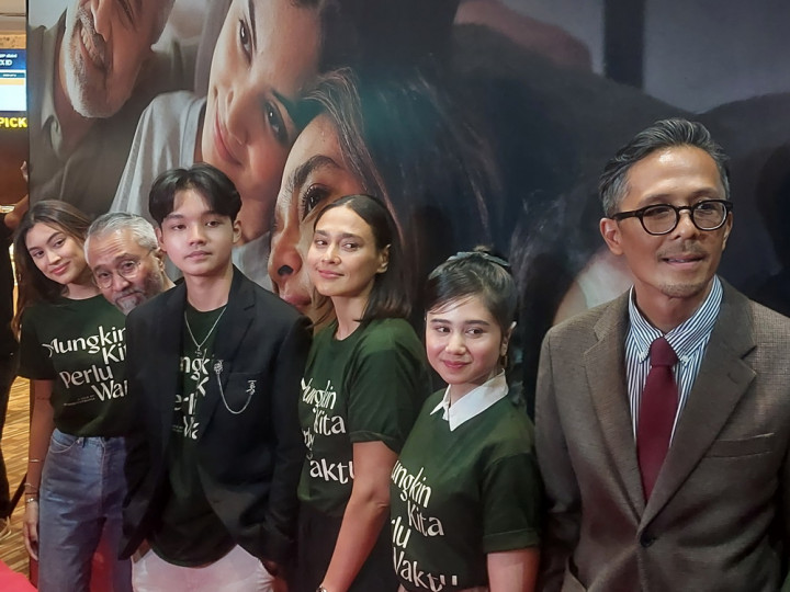 Proses Menyembuhkan Luka di Film Mungkin Kita Perlu Waktu