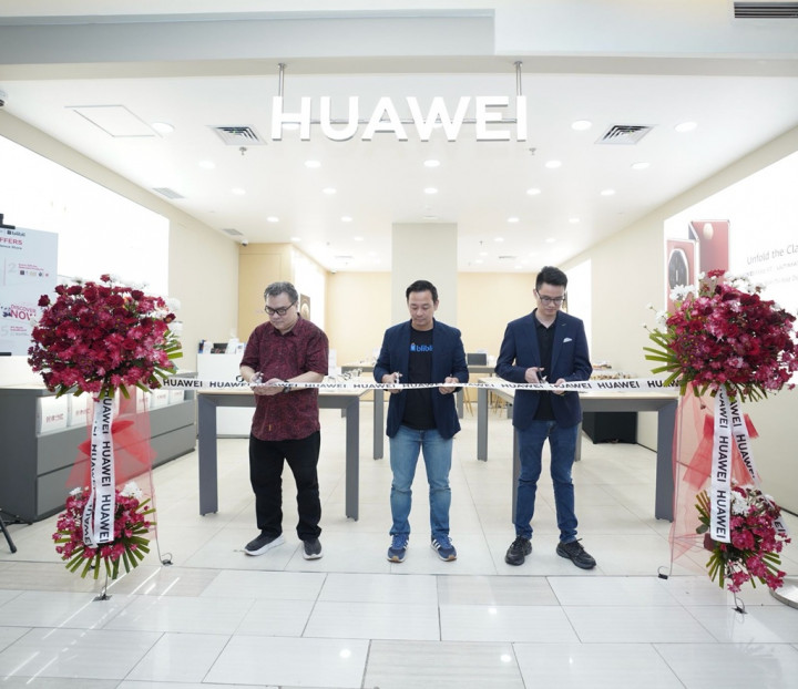 Huawei Resmikan Experience Store di Palembang Icon Mall