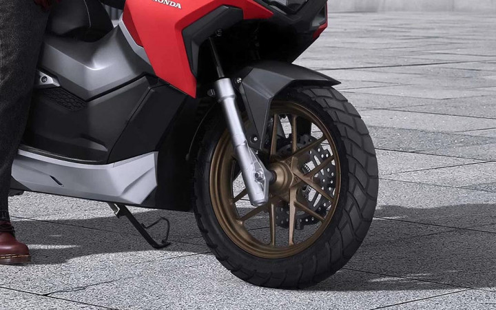 Kelebihan & Kekurangan Ban Dual Purpose Buat Motor Harian