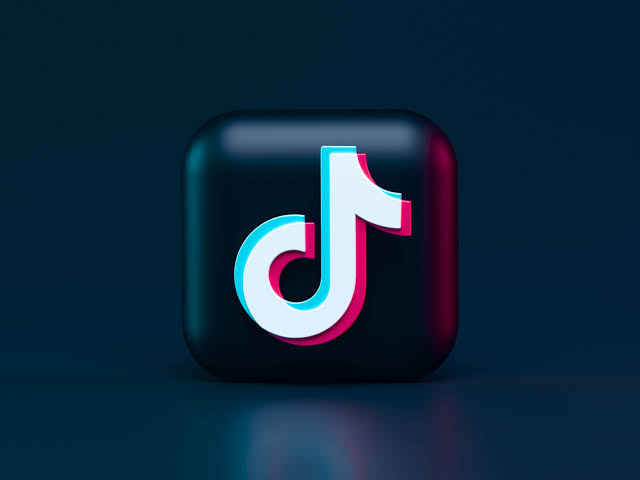Menjaga video di TikTok yang telah kamu unggah agar tidak hilang adalah hal yang krusial.