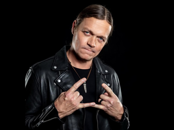 Brad Arnold Vokalis 3 Doors Down Didiagnosis Idap Kanker