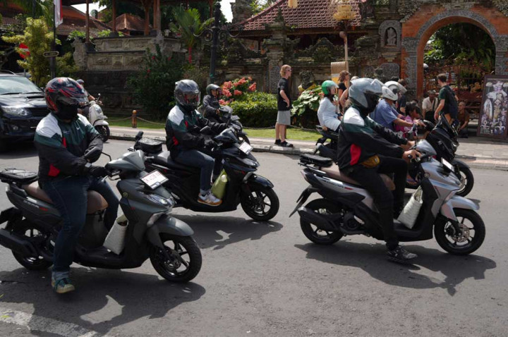 Ditantang Yamaha Pakai Gear Ultima Bawa Barang Banyak, Semudah Ini!