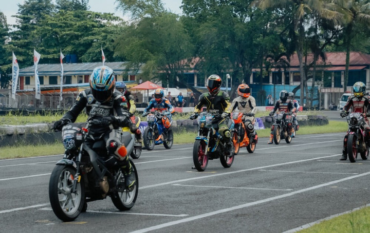 Konsumen Motor Suzuki Ditantang 'Kebut-Kebutan' Di Sirkuit Karting Sentul