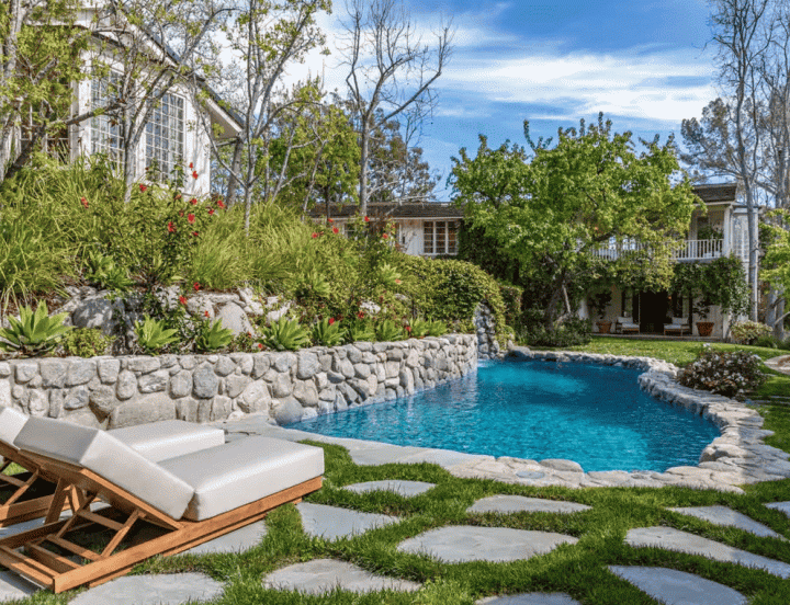 Tak Laku-laku, Rumah Jim Carrey Diskon Rp16 Miliar