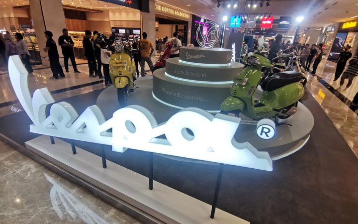 Vespa Berusia 79 Tahun, Pamerkan Aneka Warna Baru