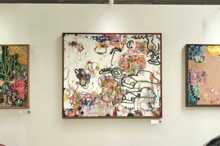 Pelukis Ini Menggambarkan Porsche dalam Lukisan Abstrak