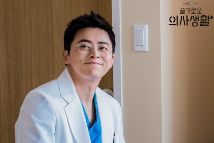 Akhirnya Jo Jung Suk Jadi Cameo di <i>Resident Playbook</i>, Bakal Muncul Bareng Jeon Mi Do?