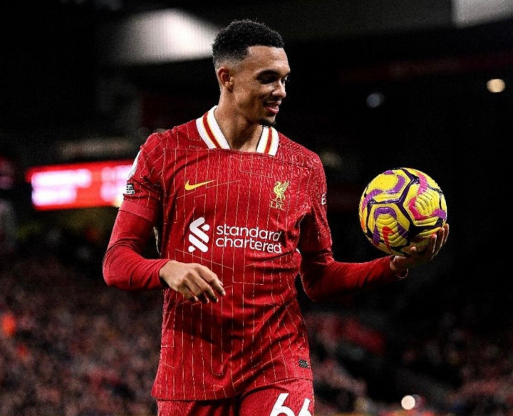 Alexander-Arnold Dicemooh Publik Anfield: <i>There's Only One Conor Bradley!</i>