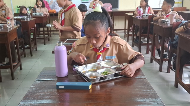 Ditemukan Bakteri di Menu MBG, Ini 4 Fakta Ratusan Siswa di Bogor Keracunan