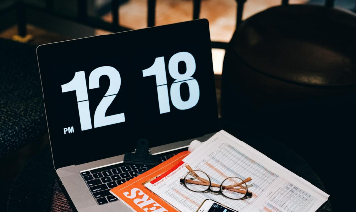 Perbedaan AM dan PM, Pahami Agar Tidak Keliru