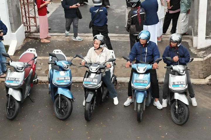 Tak Mau Kalah Pamor, Adora Touring Lintas Jawa Barat 300 KM