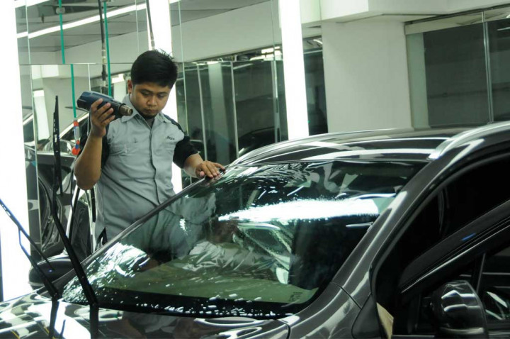 Nih Dia Rekomendasi Kaca FIlm buat Mobil Listrik dari V-Kool