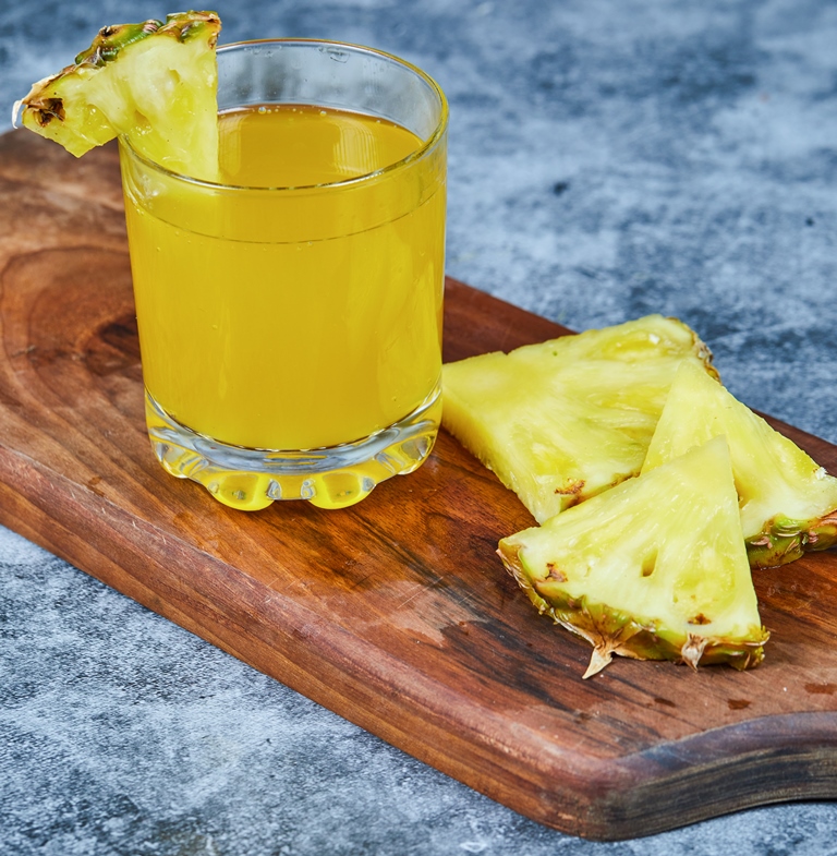 Teh nanas punya banyak manfaat karena kaya akan kandungan bermanfaat. Ilustrasi Freepik