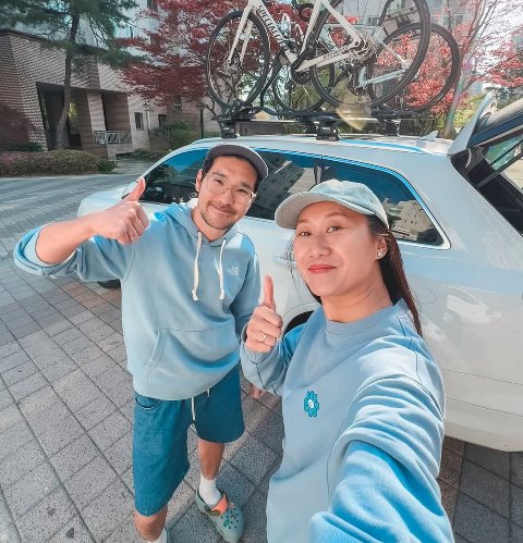 Ada beberapa kunci sederhana ibu yang bahagia dari Mama Gina Kimbab Family. (Foto: Dok. Instagram resmi Kimbab Family/@kimbabfamily.official)