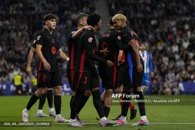 Lamine Yamal (kanan) penampilan impresifnya musim ini bantu Barca juara La Liga-Foto AFP