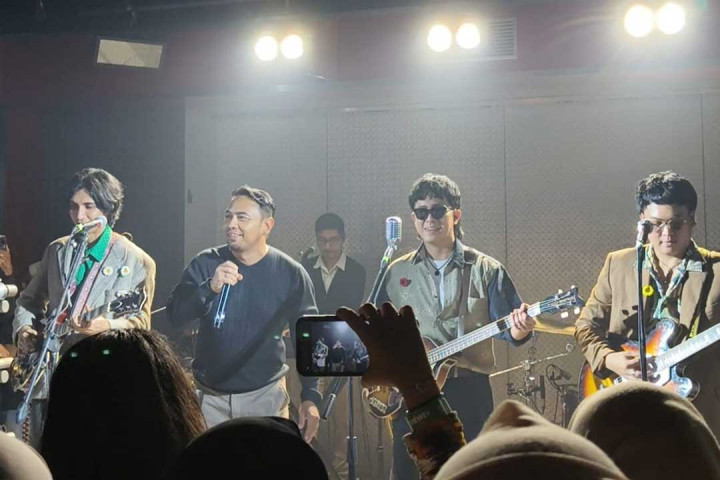 Ragam Bunga Bermekaran di Debut Showcase The Lantis