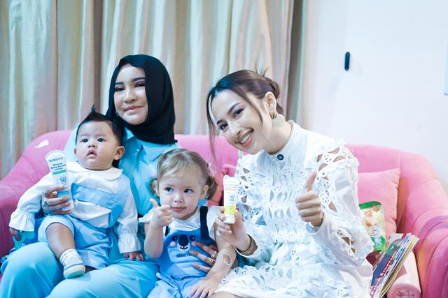 Jennifer Coppen merekomendasikan formulasi Khusus untuk bayi dan anak dengan inovasi tribiotik untuk iklim tropis. (Foto: Dok. Istimewa)