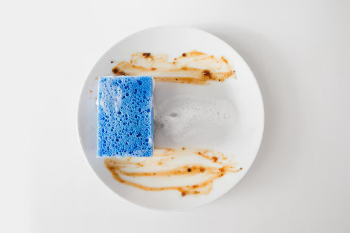 5 Cara Ampuh Cegah Bau Tak Sedap Setelah Cuci Piring