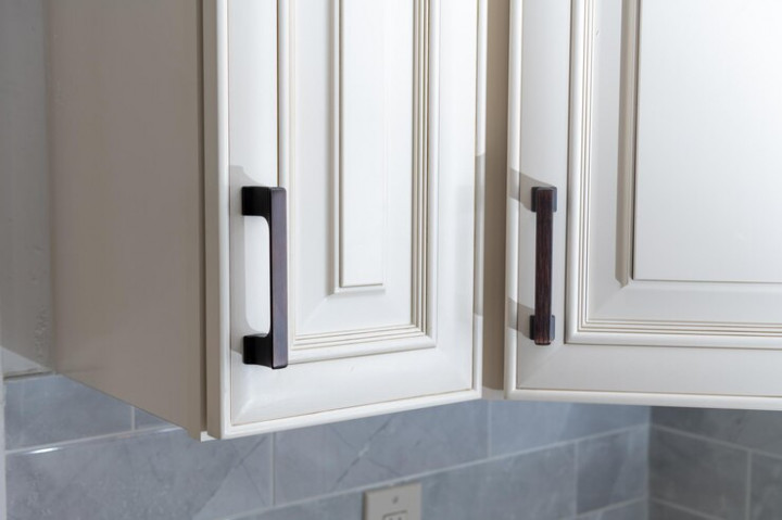 5 Trik Bikin Lemari Dapur Jadul Tampak Kekinian