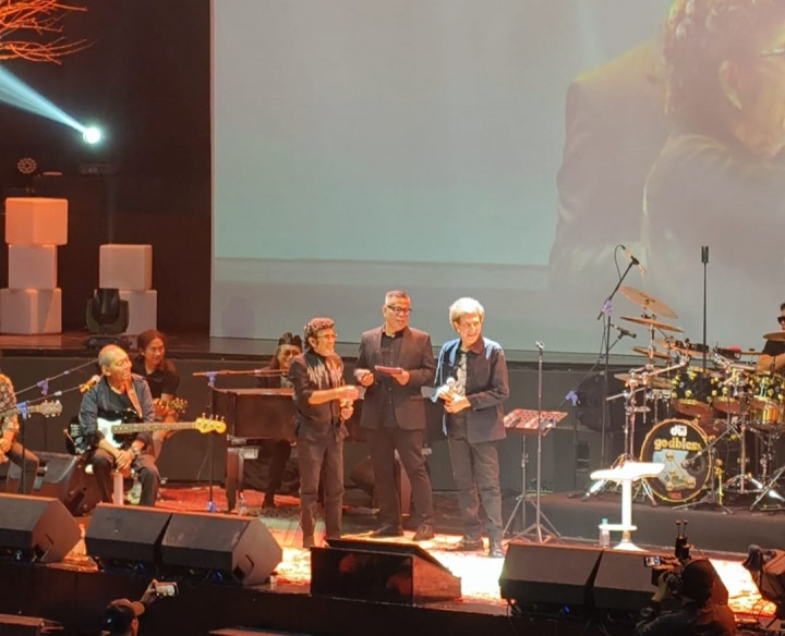 Rhoma Irama Jadi Kejutan di Konser God Bless