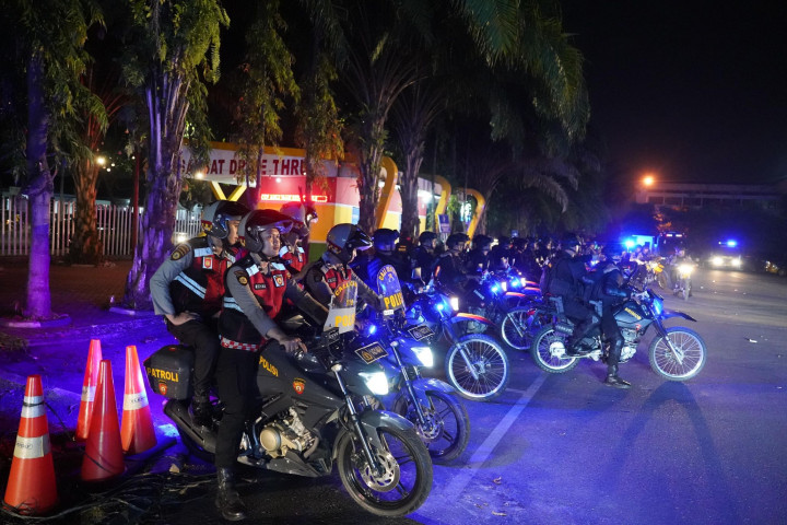 Menerangi Malam dengan Lampu Rotator, Polda Riau Tak Beri Ruang Premanisme