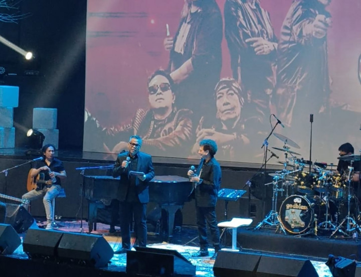 Abdel Achrian Hadir di Godbless Unplugged, Konser Serasa Stand Up Comedy