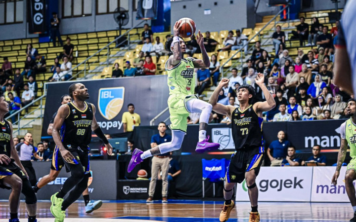 Pacific Caesar Surabaya Akhiri Puasa Kemenangan atas Prawira Harum Bandung