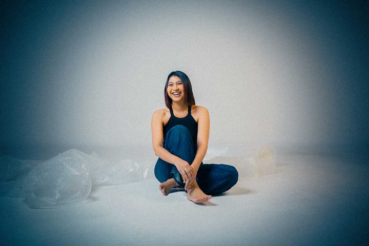 Di Tengah Gemuruh Pop Rock, Mentari Novel Suguhkan <i>Clean Vocal</i> di “I Wanna Keep Holding On to You”