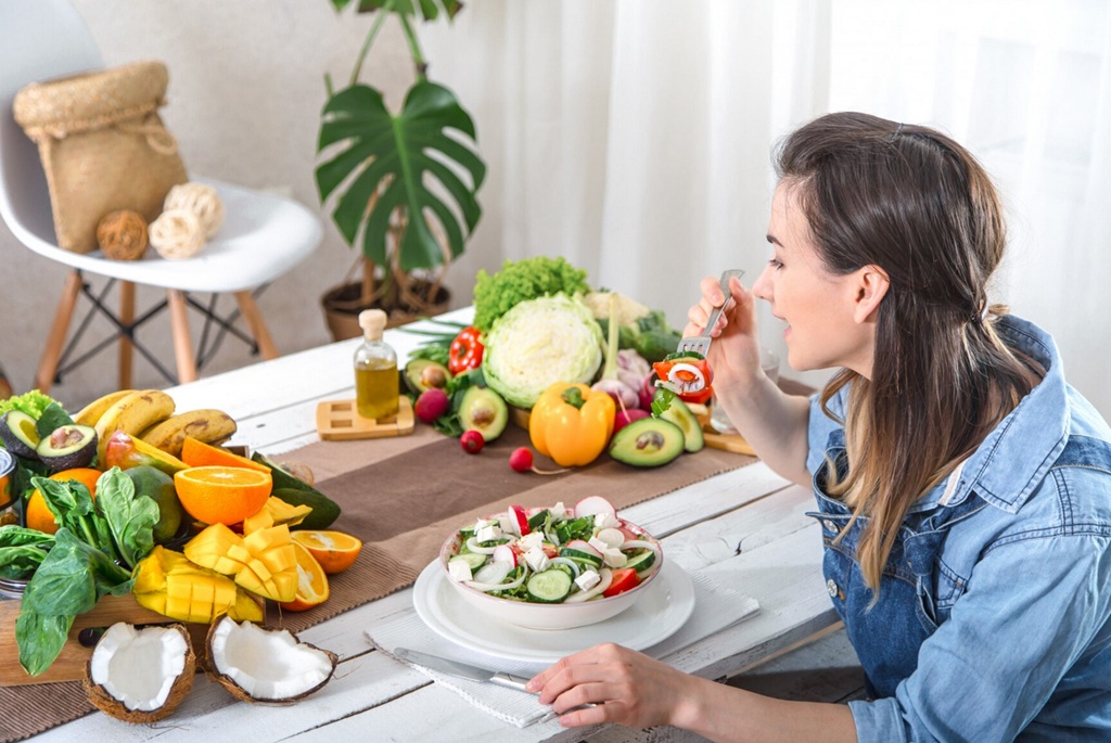 jika ingin menambah berat badan, sebagai tips, hindari kudapan yang terlalu banyak memuat sodium, natrium, gula, dan lemak jenuh agar tubuh tetap sehat. Ilustrasi Freepik