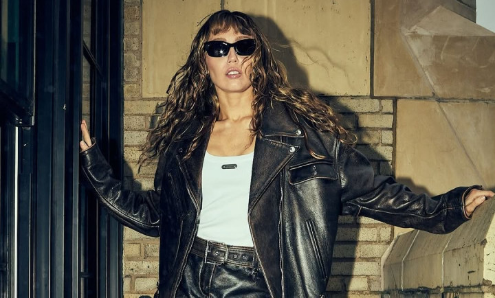 Daftar Lagu dalam Album Mendatang Miley Cyrus 'Something Beautiful'