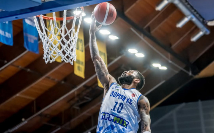 Kesatria Bengawan Solo Lepas Dayon Griffin