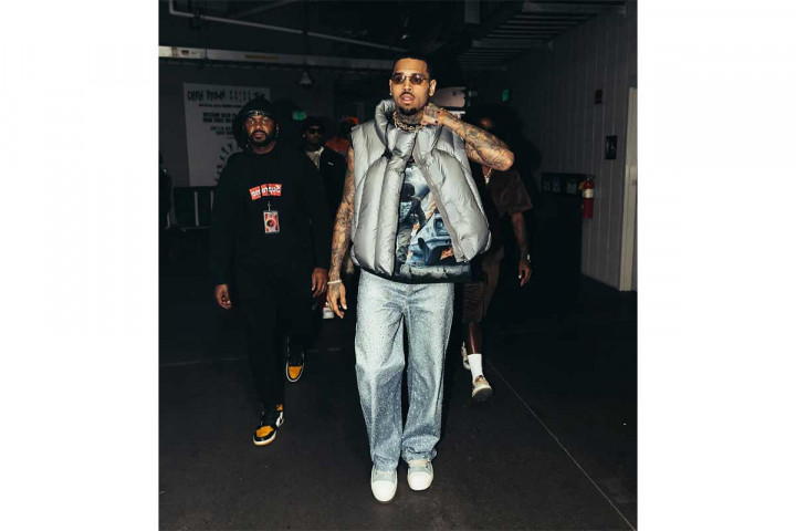 Chris Brown Dibebaskan dengan Jaminan