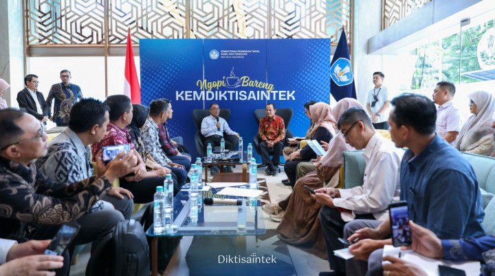 Mendiktisaintek Janji Bereskan Masalah Dosen dan Tendik PPPK di PTNB
