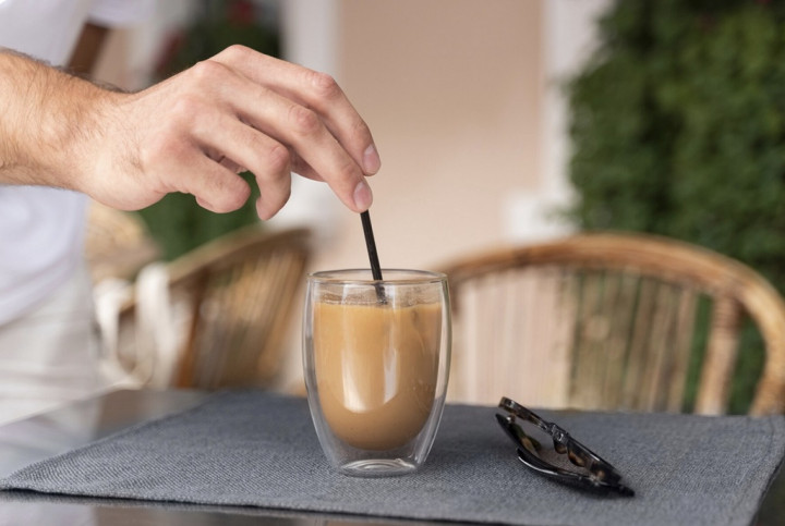 Kopi Instan: Solusi Cepat atau Berisiko terhadap Kesehatan?