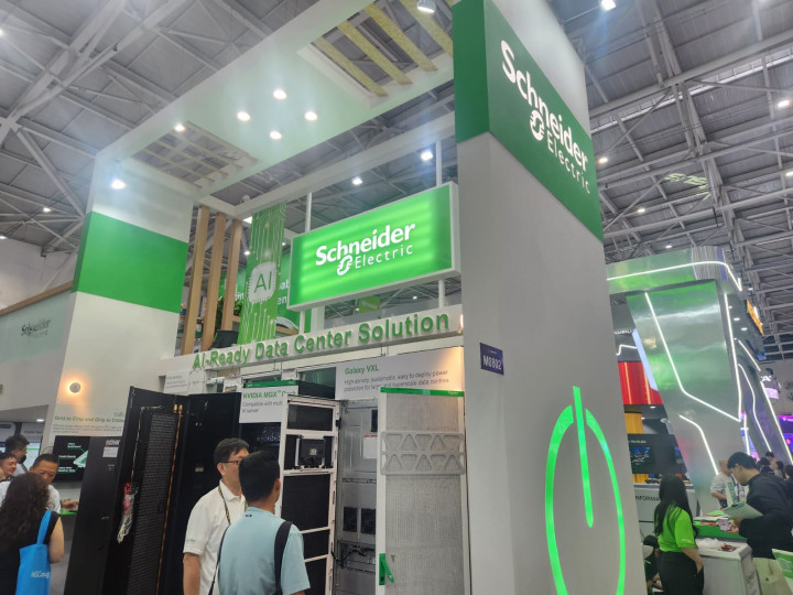 Schneider Electric Perkuat Solusi Data Center AI-Ready