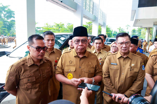 Wali Kota Tangerang Selatan Benyamin Davnie