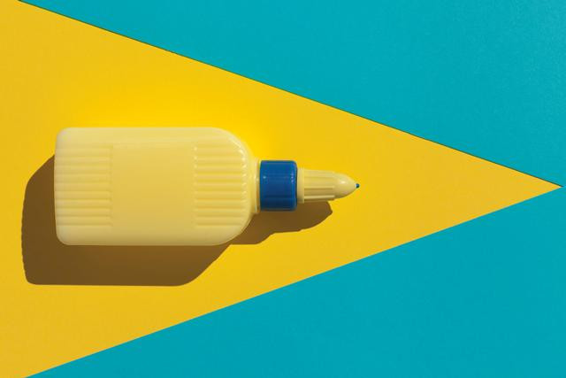 Cara Hilangkan Lem Korea di Tangan dengan Cepat dan Aman