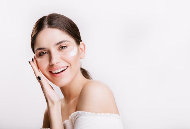 Mengenal konsep tren kecantikan terbaru, skinminimalism. (Foto: Ilustrasi/Dok. Freepik.com)