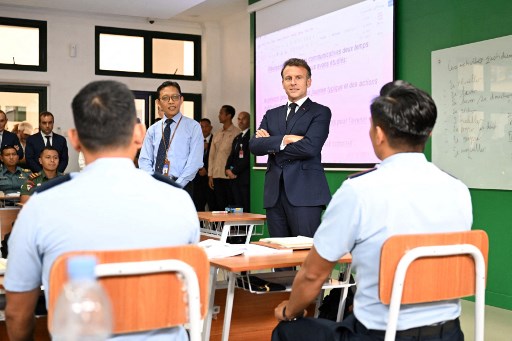 Prabowo Ajak Macron Tinjau Laboratorium Bahasa Prancis di Akmil