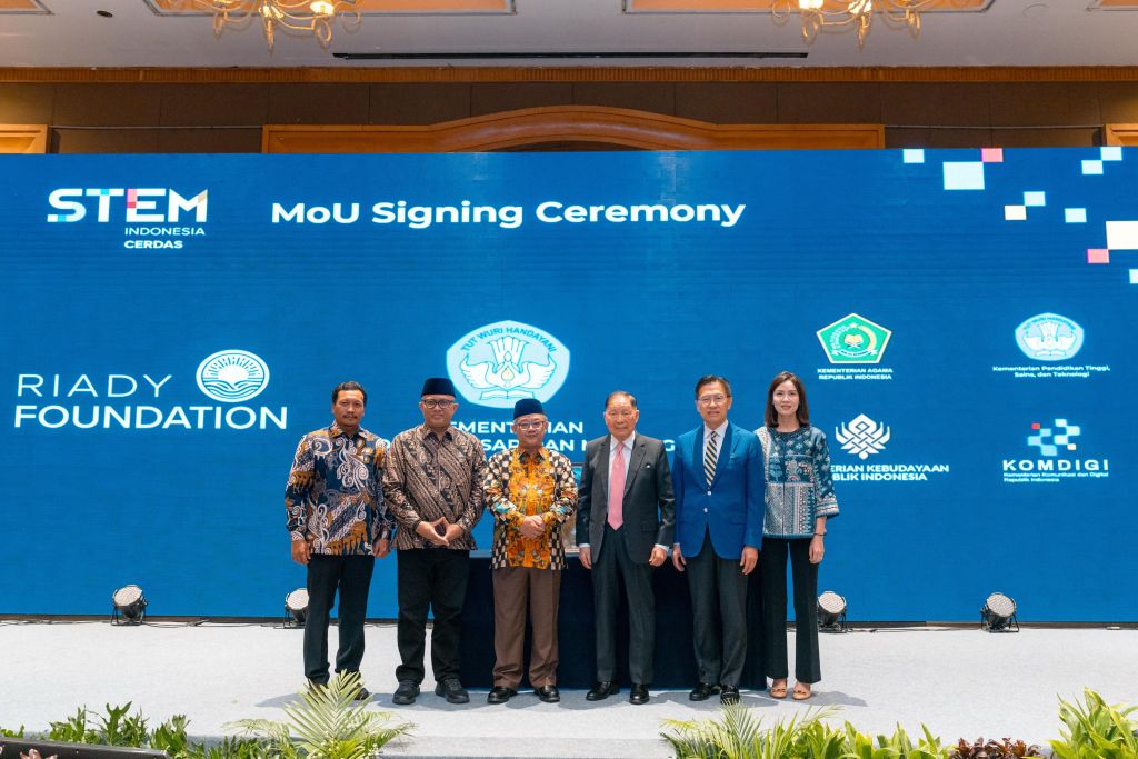 Peluncuran Gerakan STEM Indonesia Cerdas 2025–2027. 