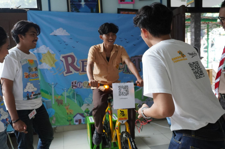 Dari Ruang Kelas ke Aksi, Pentingnya Siswa Belajar Transisi Energi Bersih