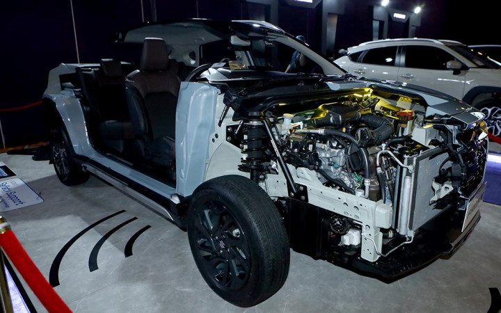 Di Segmen Small SUV, Suzuki Fronx Perdana yang Bawa Hybrid