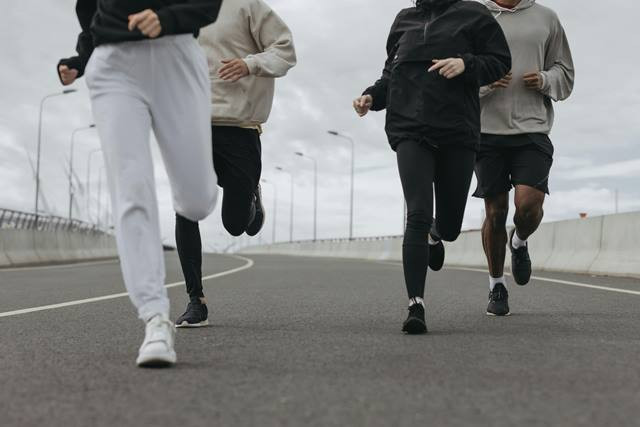  Selain joging di pagi hari, joging sore hari juga punya manfaat. (Foto: Ilustrasi/Dok. Pexels.com)