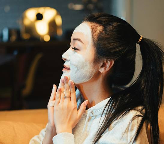 Bumil pastikan merek skincare yang dipilih tidak mengandung berbagai zat berikut ini ya. (Foto: Ilustrasi/Dok. Pexels.com)