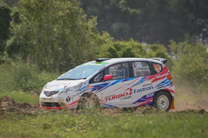 Pereli Perempuan ini Konsisten di 4 Etape Kejurnas Sprint Rally Seri-3