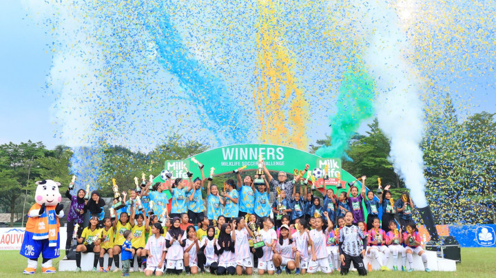 SDN 073 Pajagalan B dan SDN 075 Jatayu Pertahankan Gelar Milklife Soccer Challenge di Bandung
