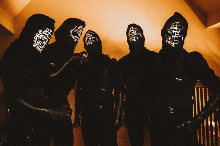 7 Band Ini Kalau Manggung Pakai Topeng! Wajib Masuk <i>Playlist</i>