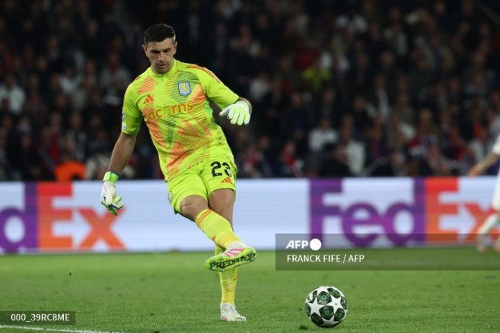 Martinez Abaikan Rumor Ketertarikan MU